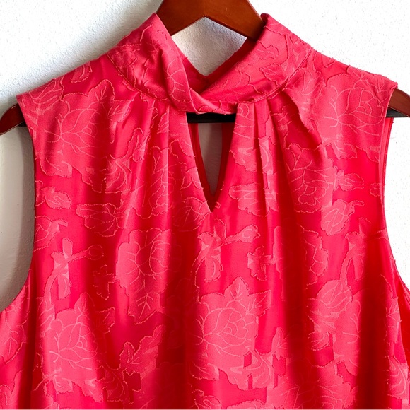 KENAR size XL Red Burnout Floral Sleeveless Twisted Keyhole V-Neckline Blouse - Picture 1 of 12